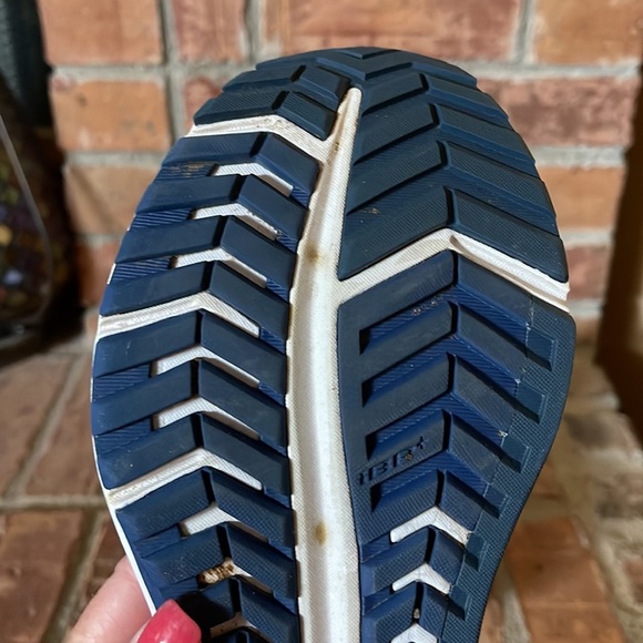 Saucony Omni 19 Athletic Shoes - Picture 5 of 10